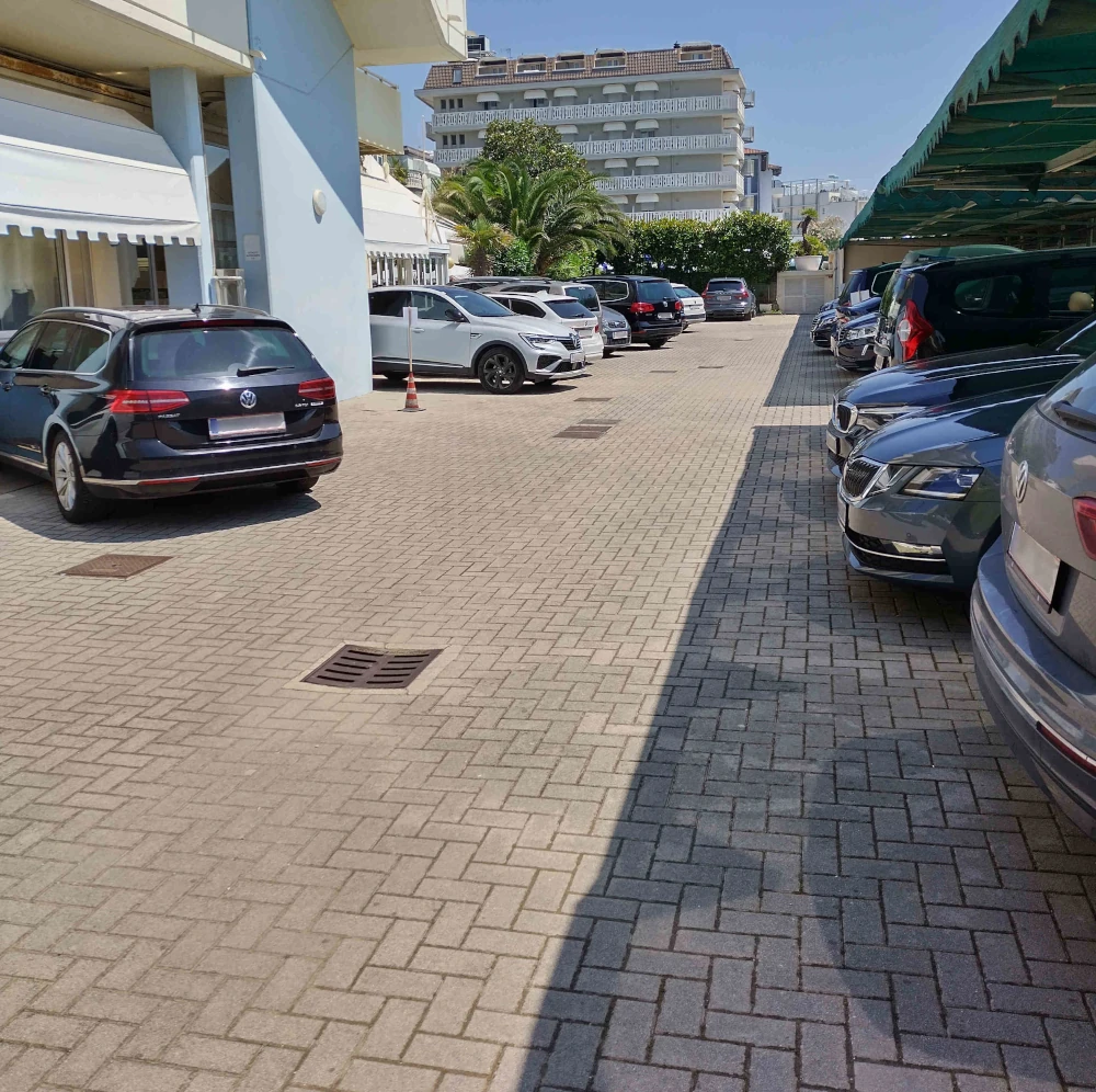 The internal parking of Hotel Imperial